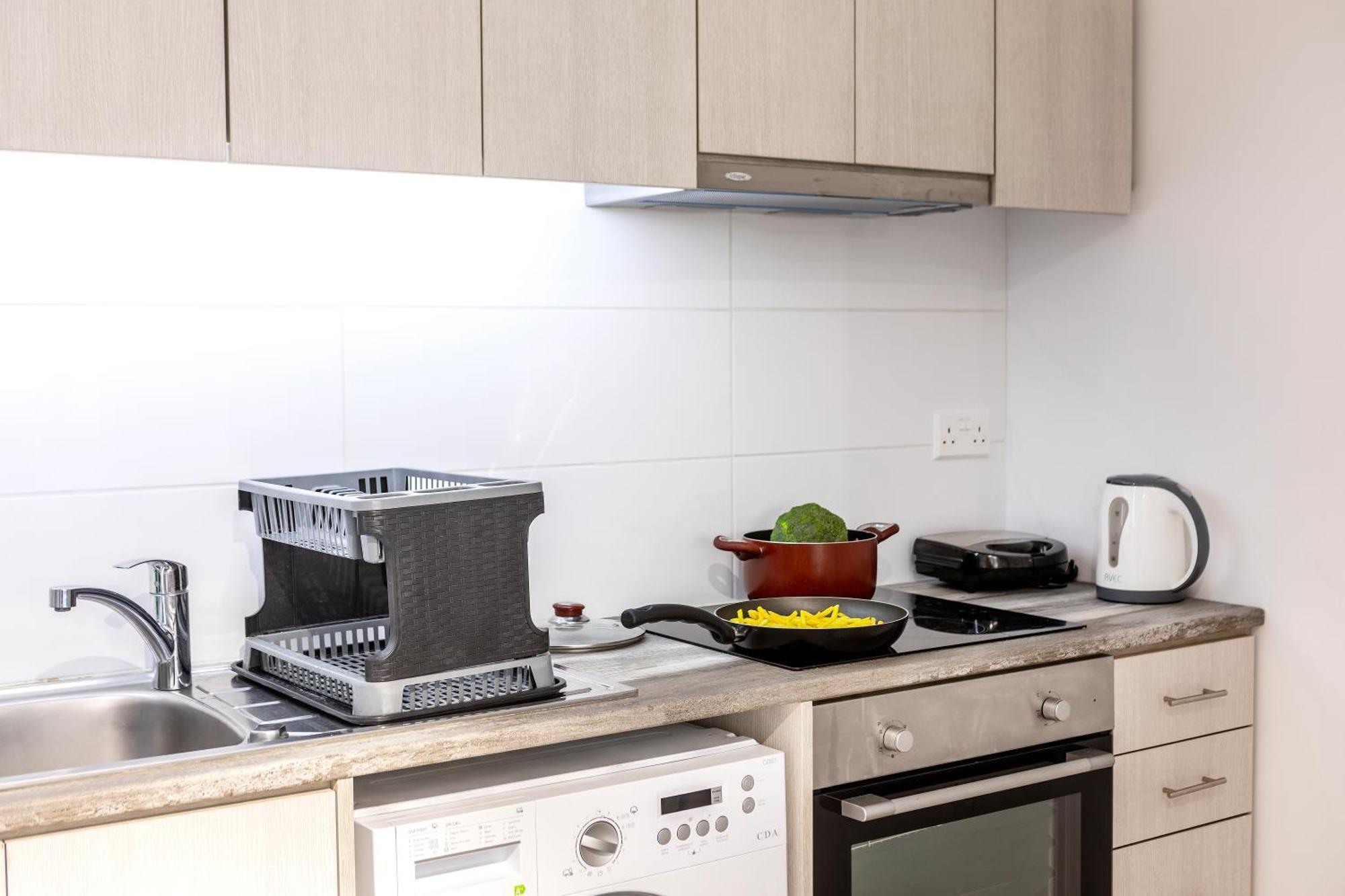 C-Premium Apts 100M From Beach And City Centre Larnaca Exterior photo