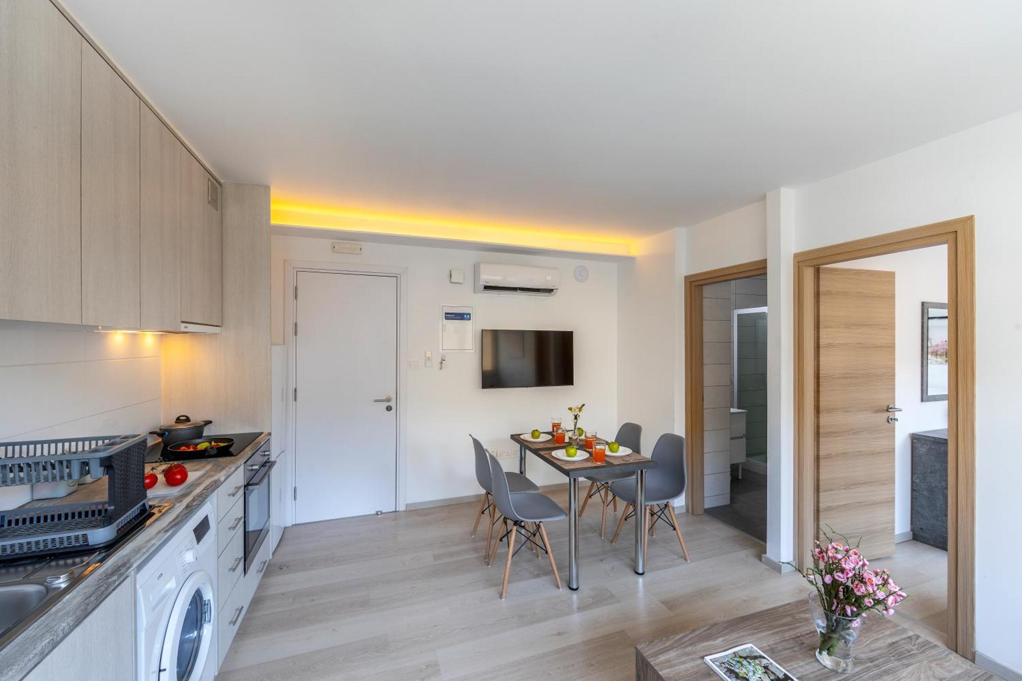 C-Premium Apts 100M From Beach And City Centre Larnaca Exterior photo
