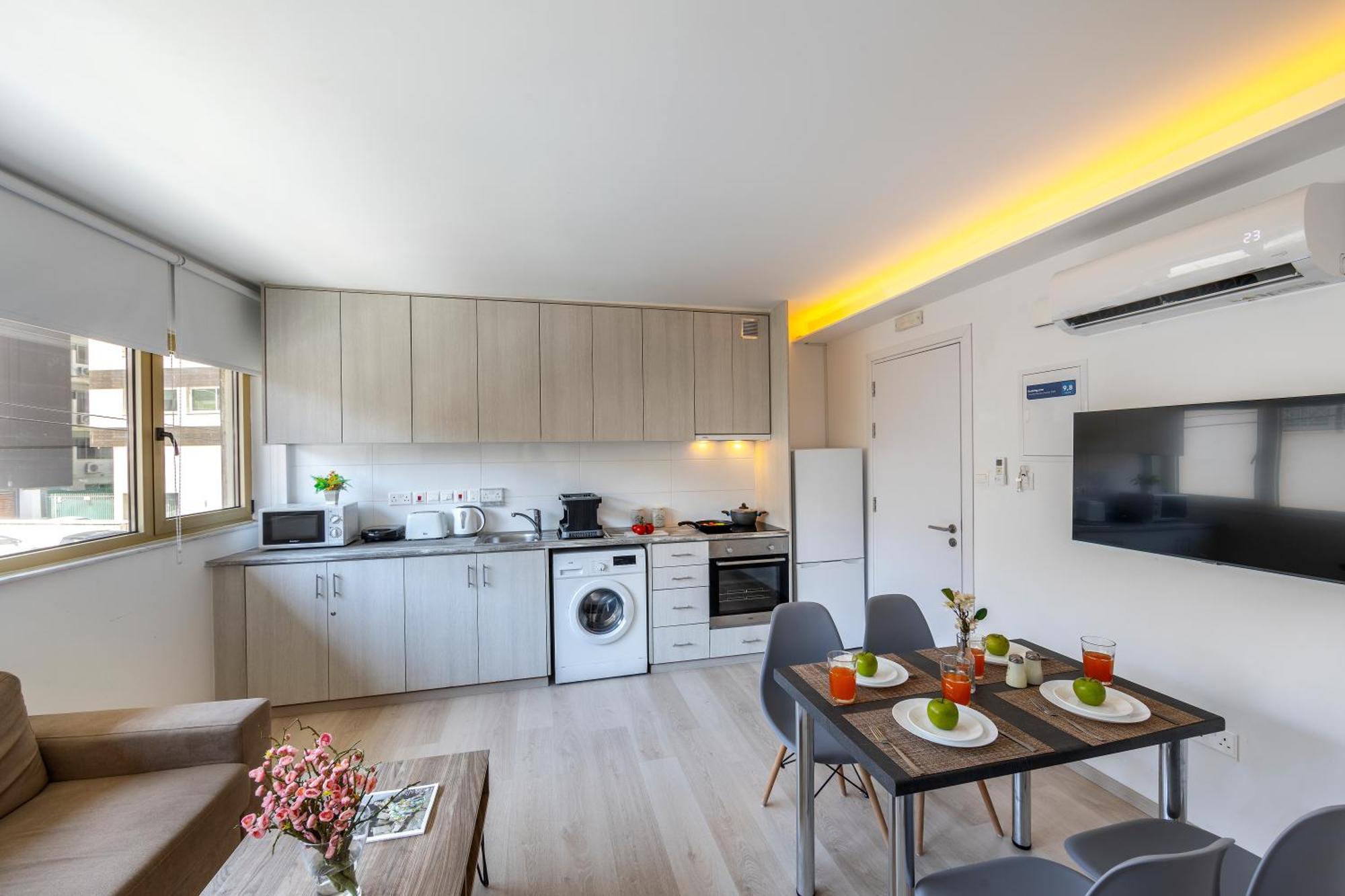 C-Premium Apts 100M From Beach And City Centre Larnaca Exterior photo